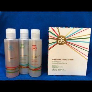 Arbonne Good Cheer Shower Gel Set